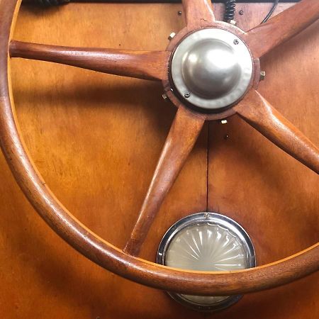 La Cabine Du Capitaine Льеж Экстерьер фото