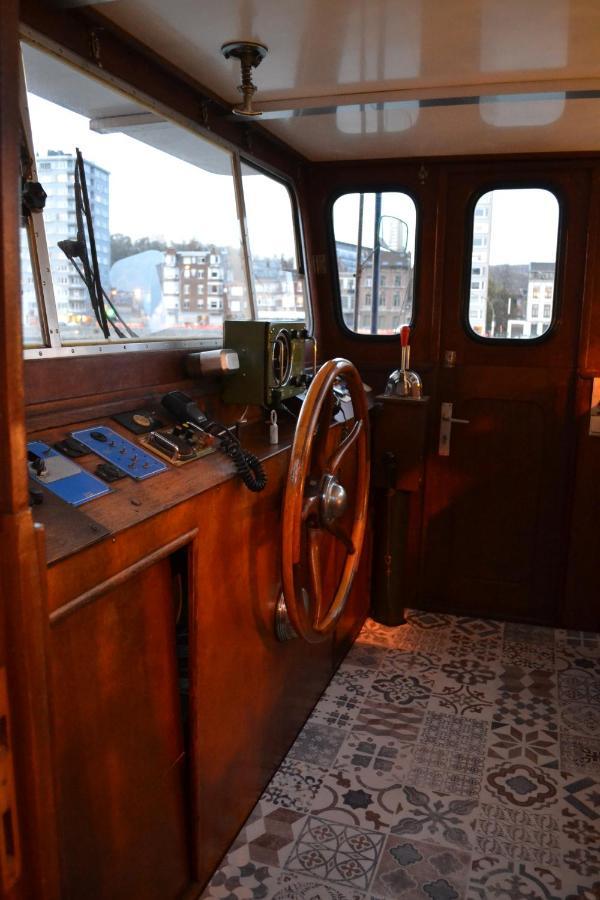 La Cabine Du Capitaine Льеж Экстерьер фото