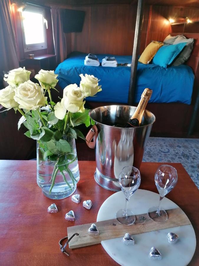 La Cabine Du Capitaine Льеж Экстерьер фото